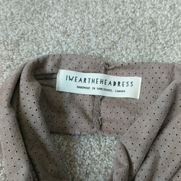 Headband Made in Vancouver - Picture 2 of 4